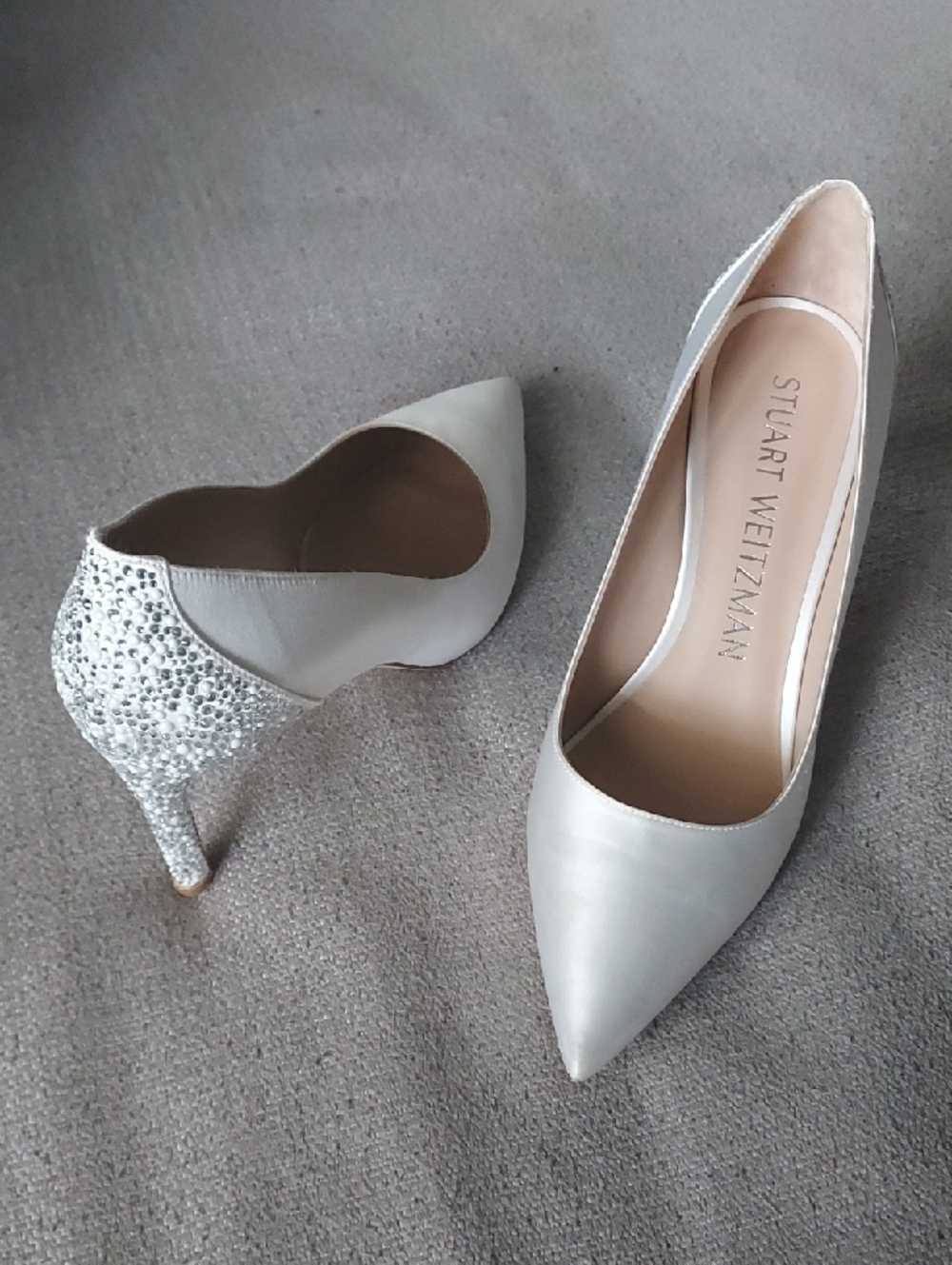 Stuart Weitzman Ivory Satin Pointed-Toe Crystal Heel Formal Wedfing  Pump Sz-9